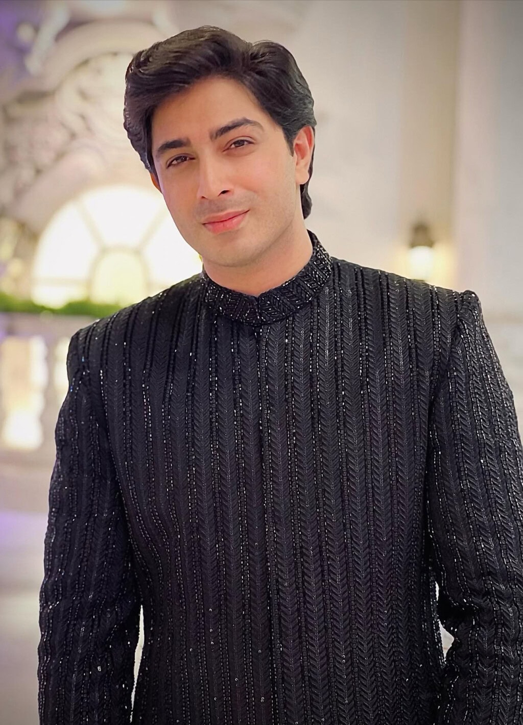 نیلی کوٹھی - کاسٹ ، شیڈول اور اوقات نیلی کوتھی - کاسٹ ، شیڈول اور اوقات