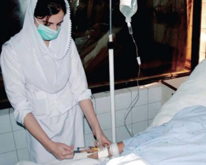 نرسوں کی توہین پر غلام بشاہ سندری پر تنقید