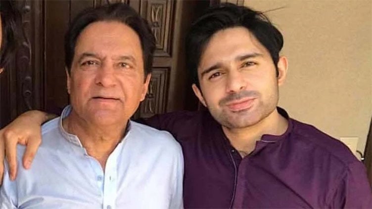 وسیم عباس کا ماننا ہے کہ فردوس جمال کے بیان نے بیٹے کا کیرئیر تباہ کردیا۔
