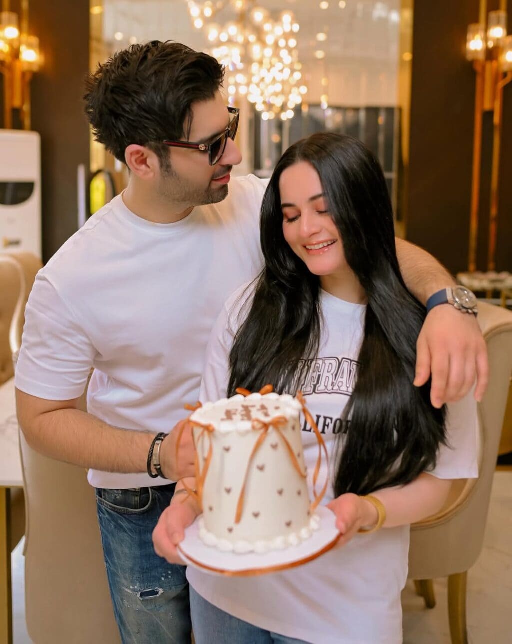ایمن خان نے منیب بٹ کی سالگرہ منائی