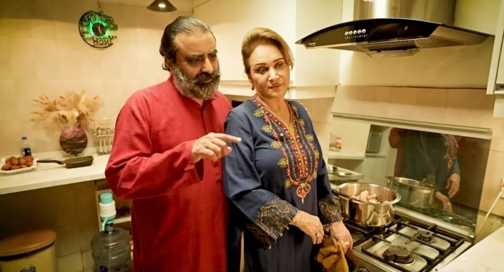 بشریٰ انصاری کو اوور دی ٹاپ ٹین ایج حرکات پر تنقید کا نشانہ بنایا گیا۔