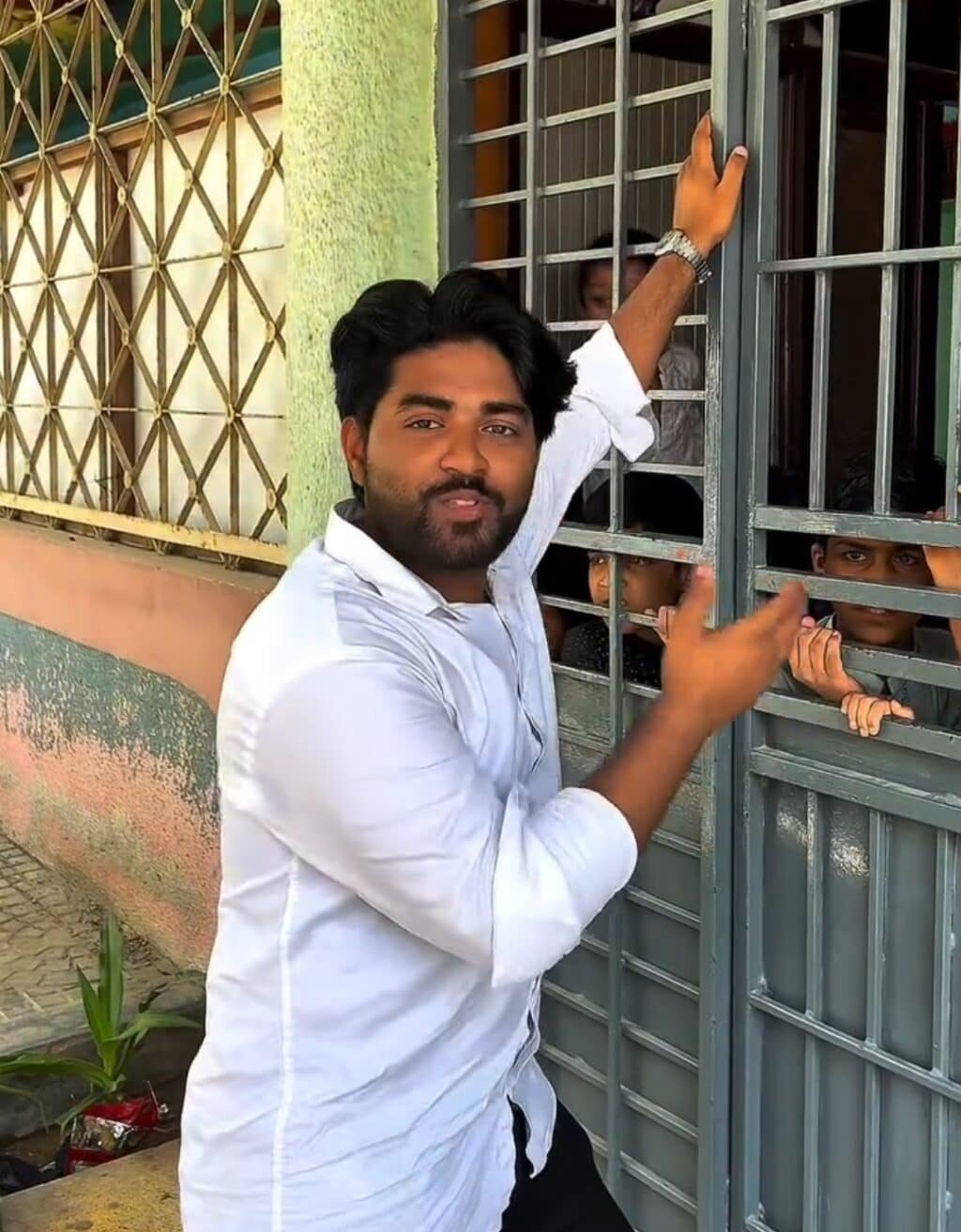 مشہور یوٹیوبر نے پریشان کن ویڈیو میں ایدھی چائلڈ ہوم کو بے نقاب کیا۔