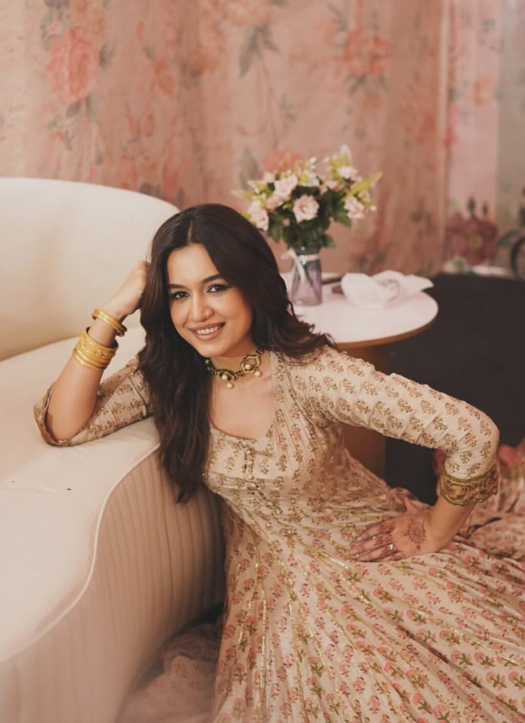 صبا فیصل نے حرا خان پر طنز کیا، ان کے کیرئیر پر ایک حقیقت کا جائزہ لیا۔