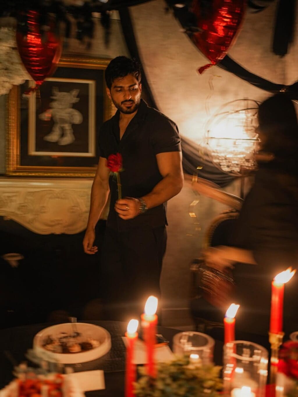عمر شہزاد اور شانزے لودھی کی رومانوی پہلی سالگرہ کی تقریب