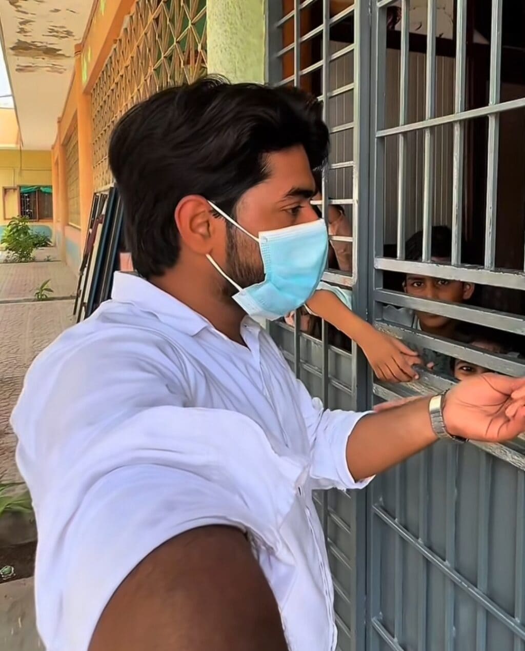 مشہور یوٹیوبر نے پریشان کن ویڈیو میں ایدھی چائلڈ ہوم کو بے نقاب کیا۔