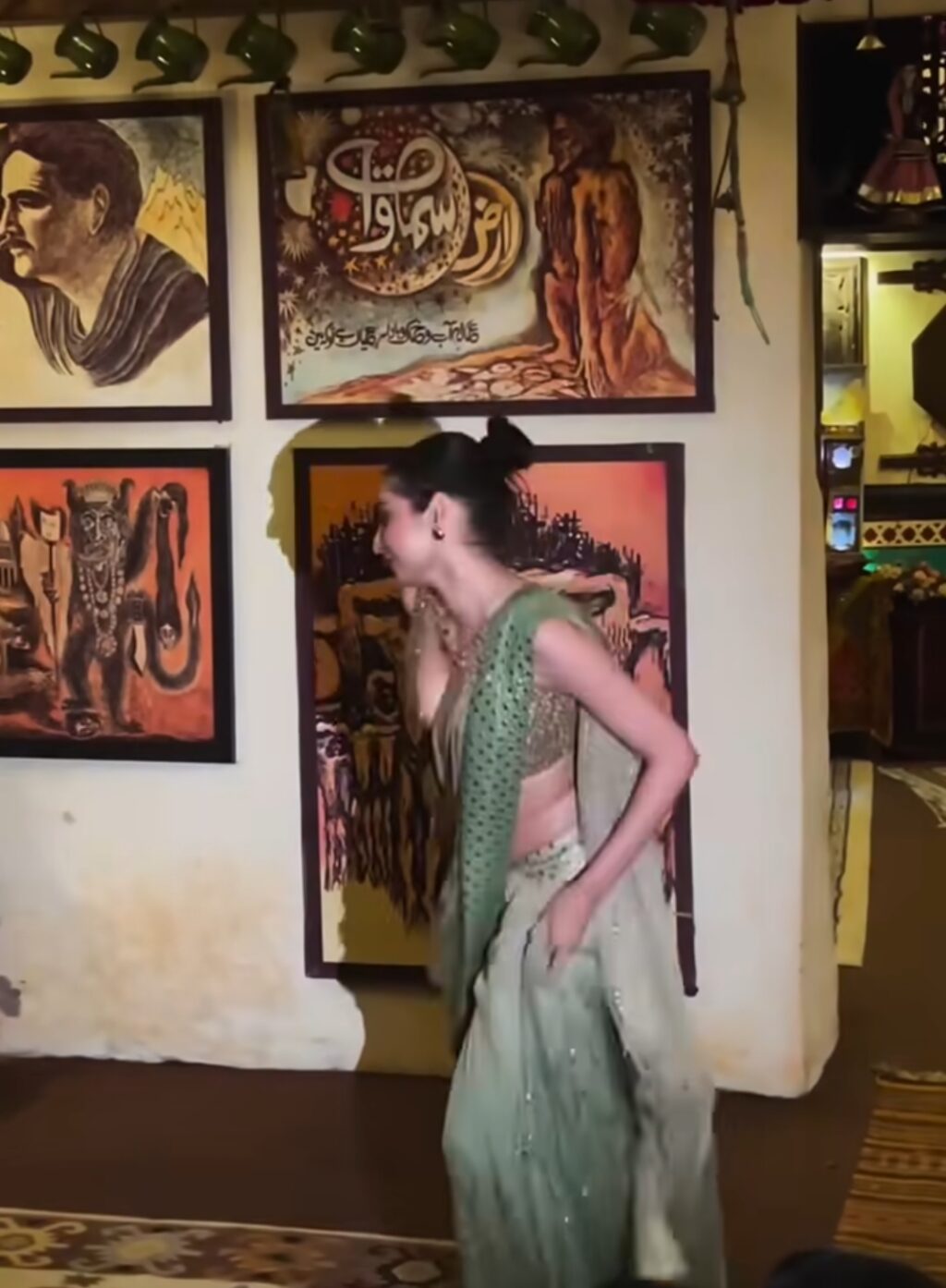 مامیا شجفر کے بے نقاب ڈانس کو ردعمل کا سامنا کرنا پڑا