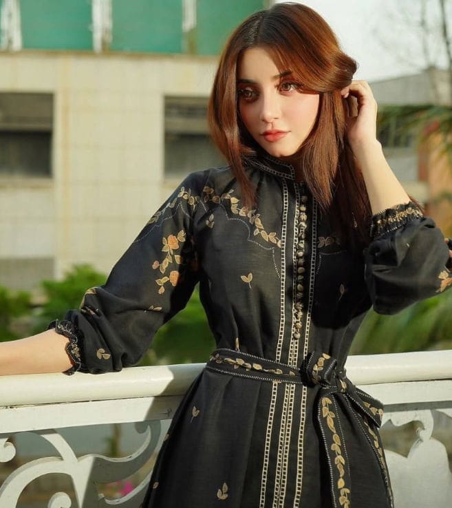'خواب میری' میں علیزے شاہ کے ہیوی میک اپ پر تنقید