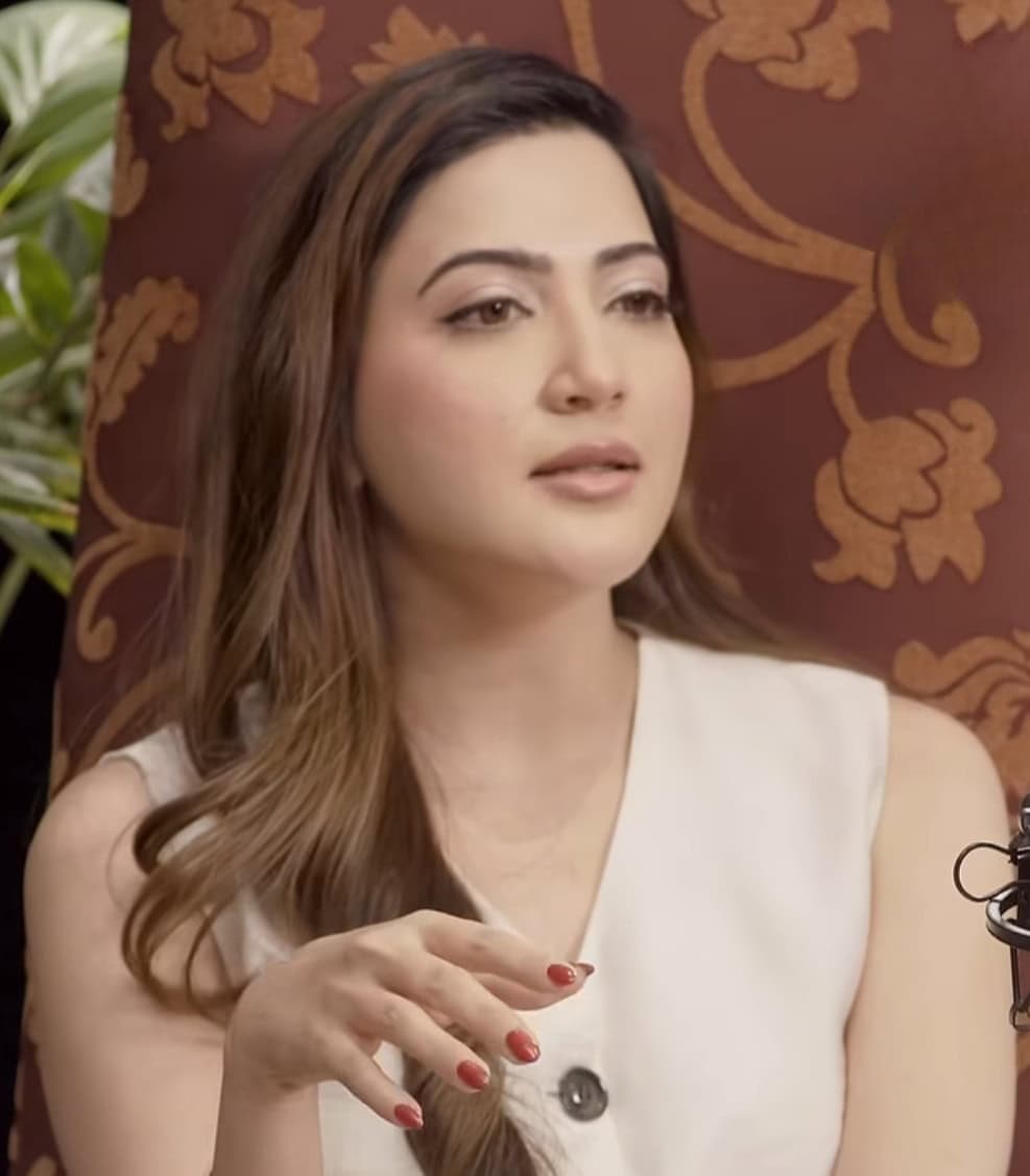 ایمن سلیم نے حالیہ تبصروں کے بعد پاپا کی پری قرار دیا۔