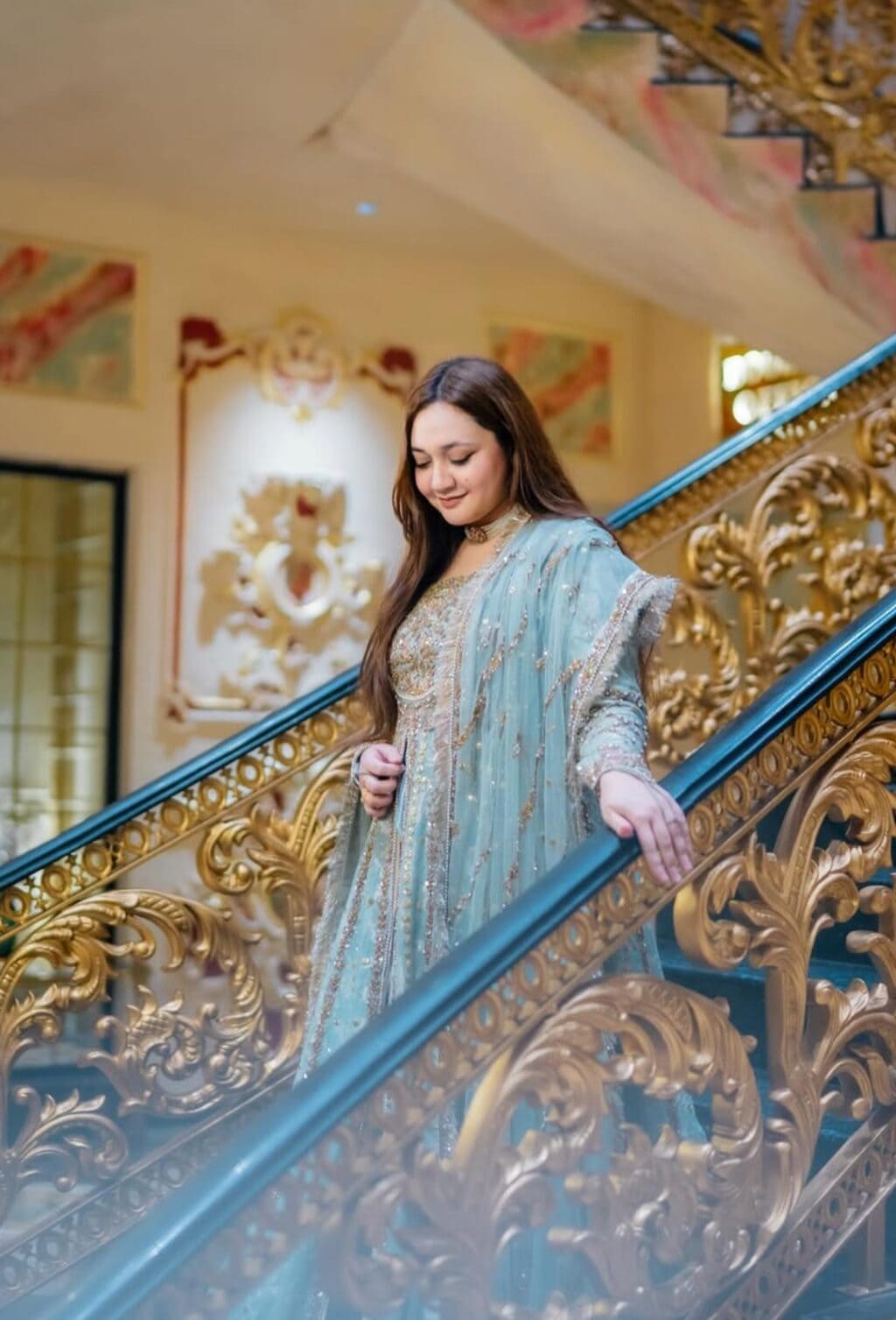 ایمان فاطمہ مشکل وقت کی عکاسی کرتی ہیں جب وہ 1 ملین فالورز تک پہنچ جاتی ہیں۔