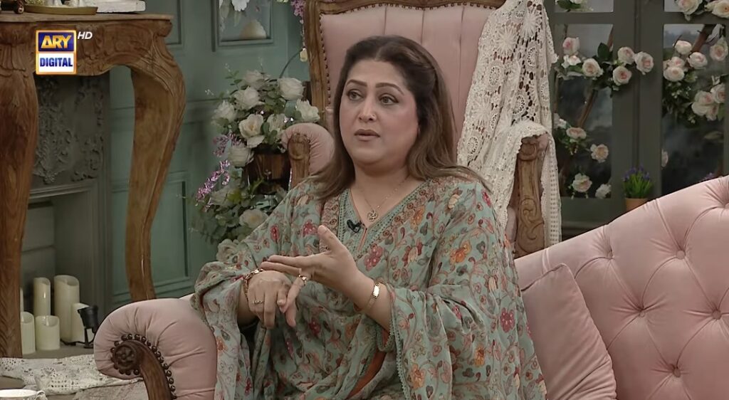 فضیلہ قاضی اس بارے میں کہ بیویاں شوہروں سے چیزیں کیوں چھپاتی ہیں۔