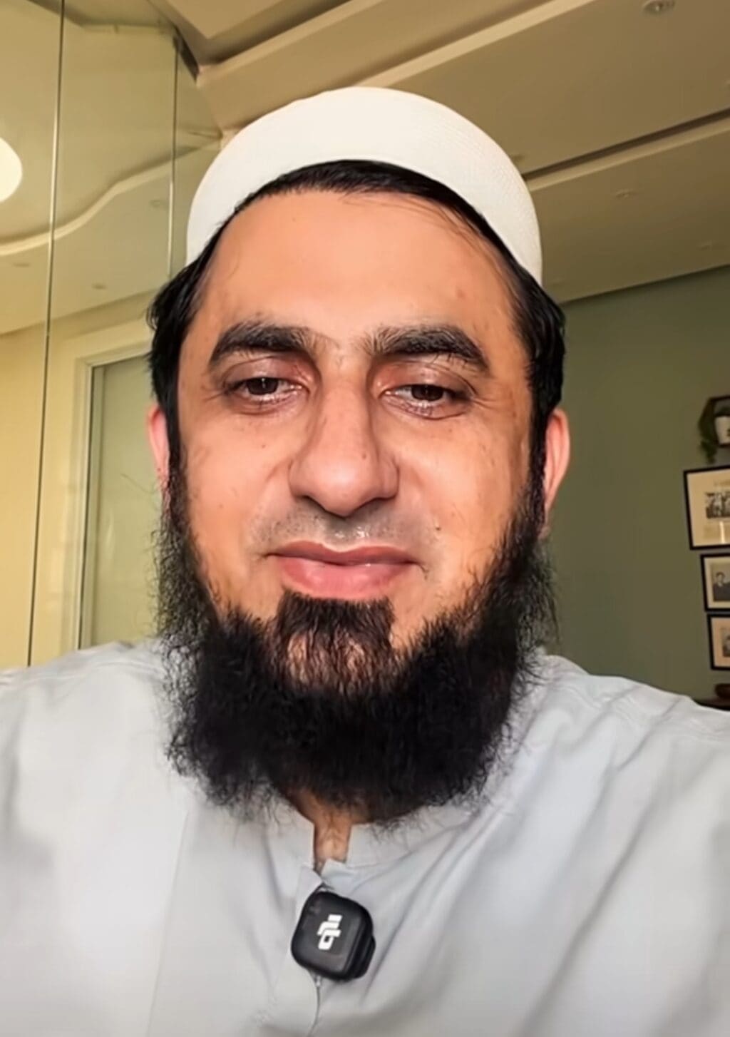 مولانا طارق جمیل صاحب کے بیٹے کے ساتھ متکبرانہ رویے پر