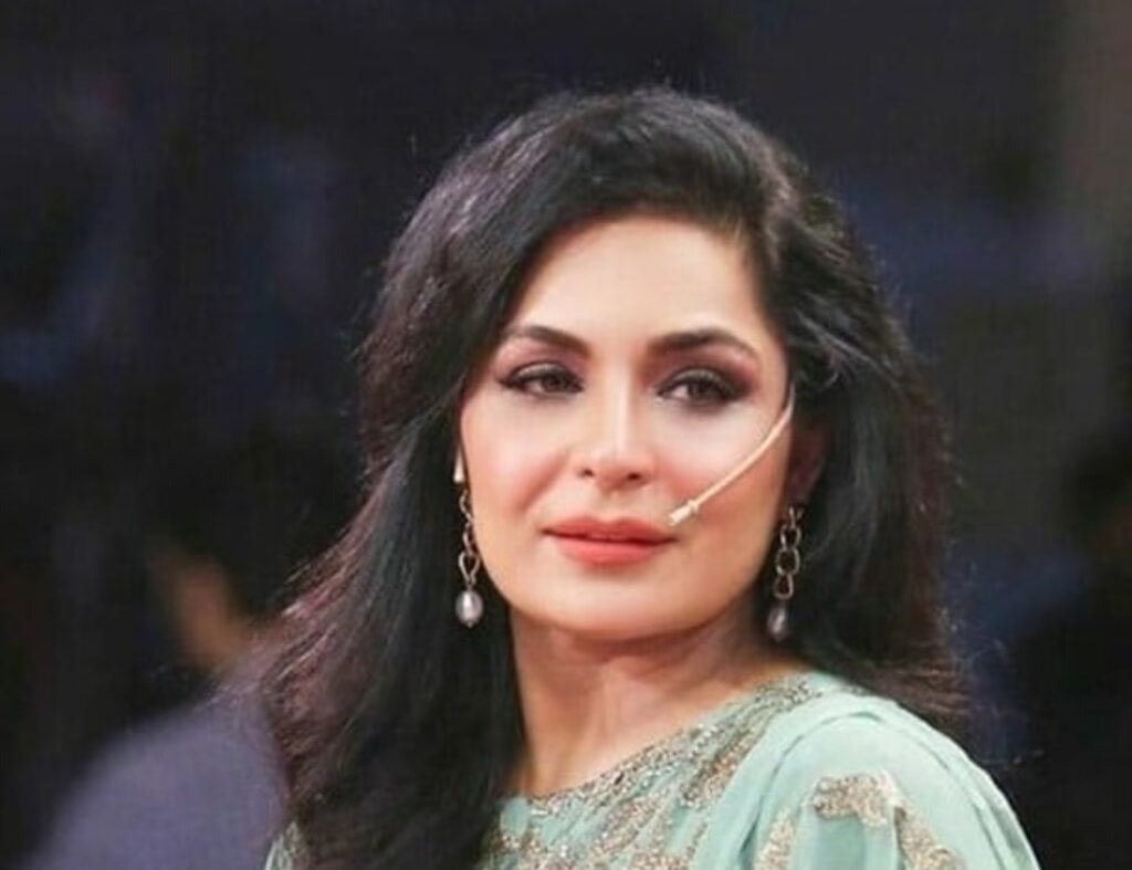 میرا نے انکشاف کیا کہ انہیں SRK کے ساتھ مرکزی کردار کی پیشکش کی گئی تھی۔