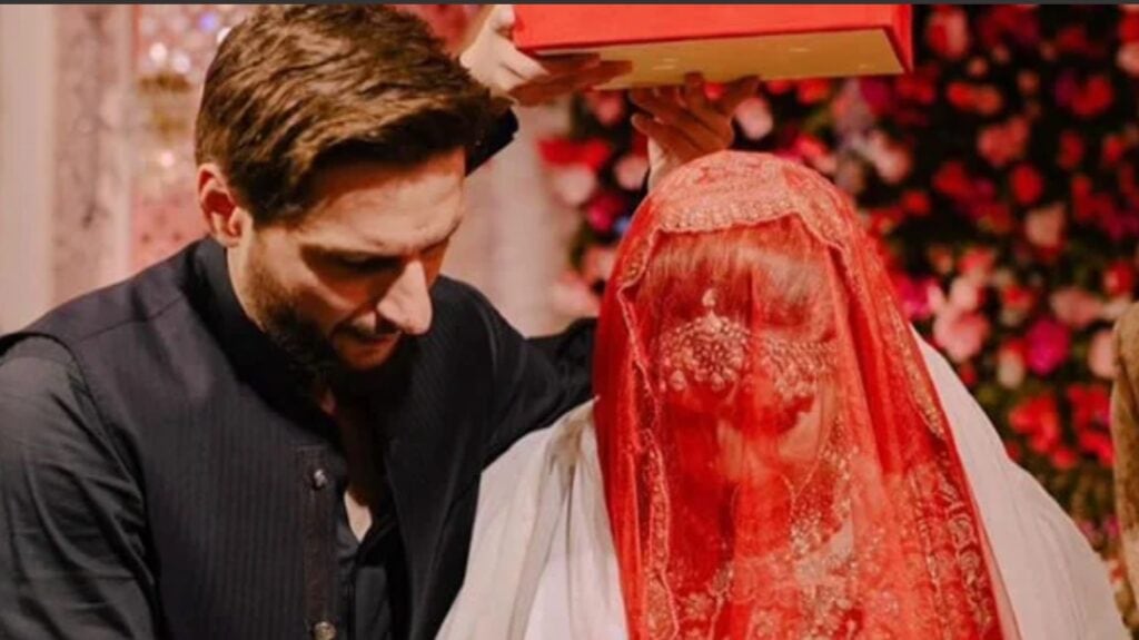 شاہد آفریدی اپنے رجعتی بیان پر ٹرول ہو گئے۔