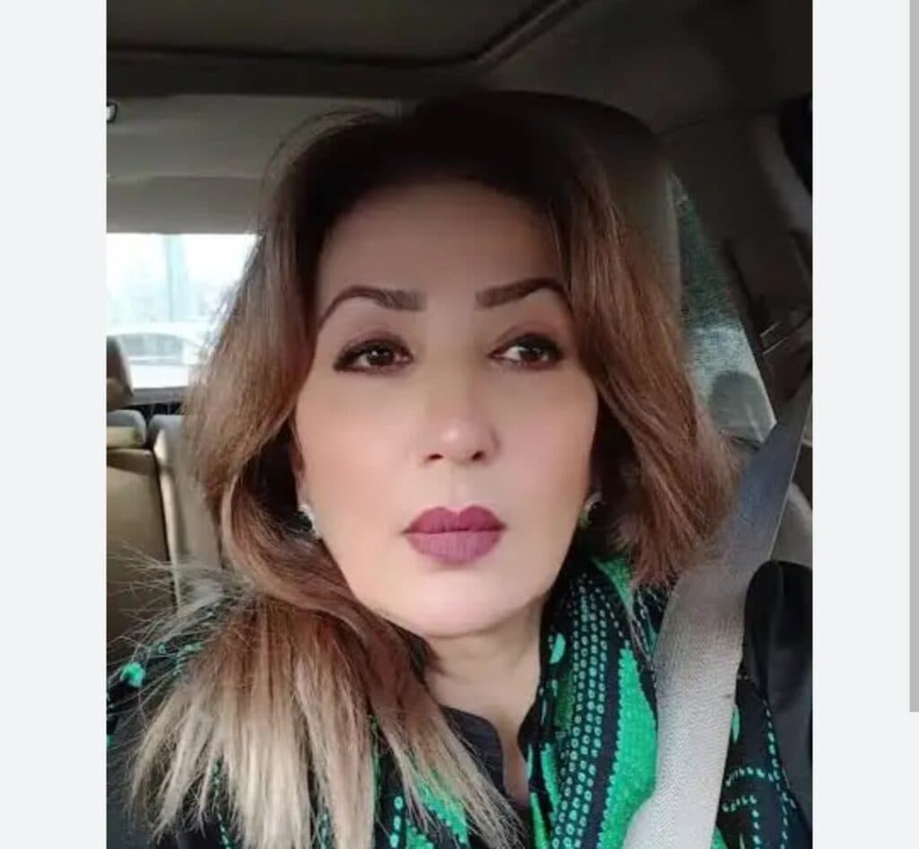 عنبر خان اور صباحت بخاری کے عید پر ڈانس پر تنقید