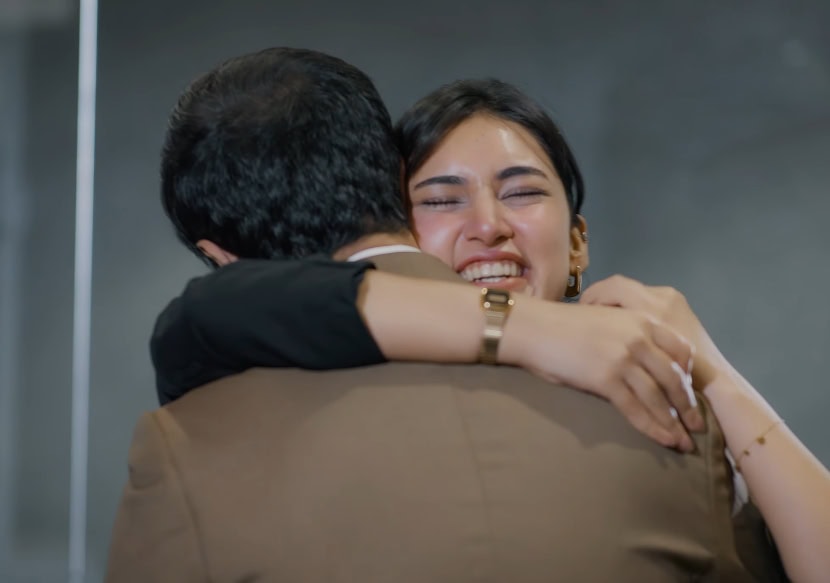 سحر ہاشمی اور فروز خان کا شیدائی میں گلے ملنے کا منظر بحث کو ہوا دے رہا ہے۔