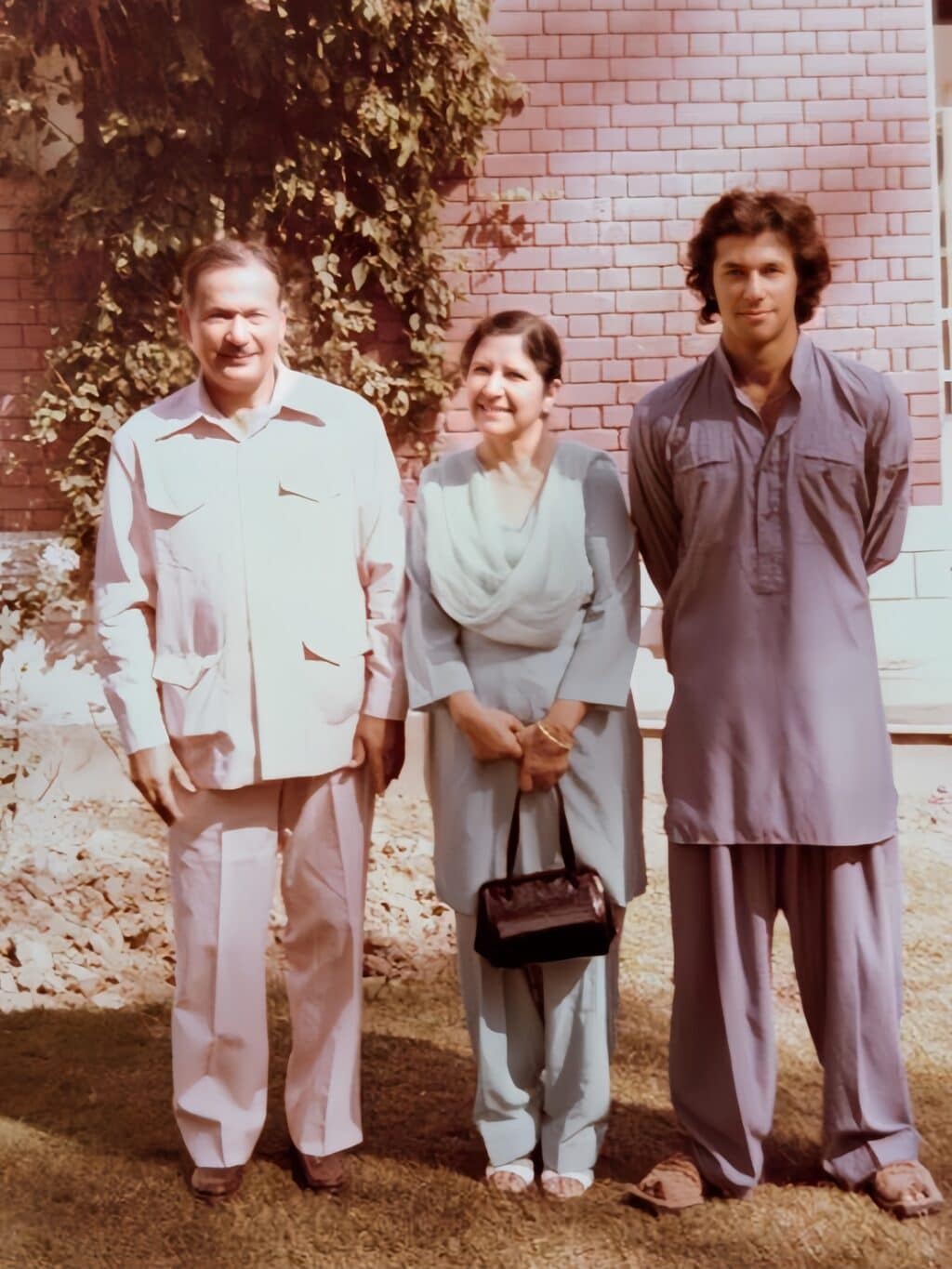 پاکستانی ستاروں نے مدرز ڈے پر میٹھے پیغامات شیئر کیے۔