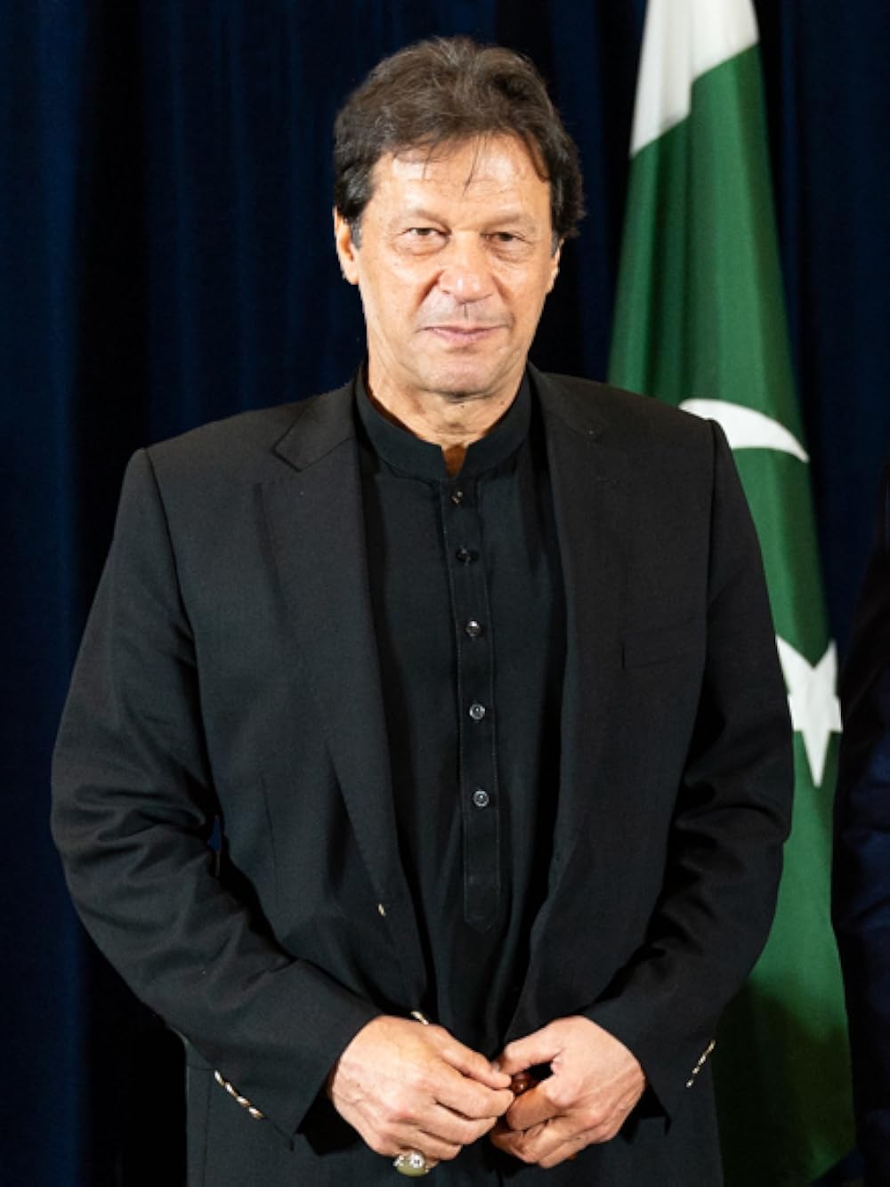 پاکستانی مشہور شخصیات جنہوں نے سیاست میں شمولیت اختیار کی۔