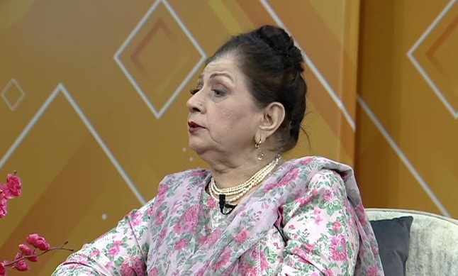 مسز خان چاہتی ہیں کہ مائیں بیٹیوں کے پیچ کو سخت کریں۔