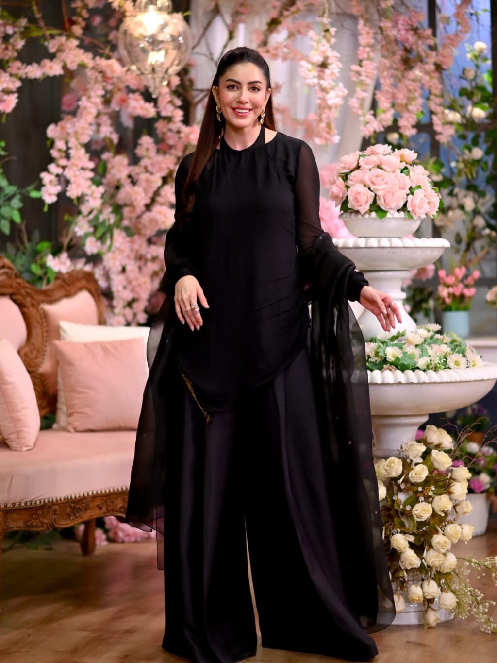 سعدیہ فیصل اپنی والدہ کے متنازعہ خیالات پر