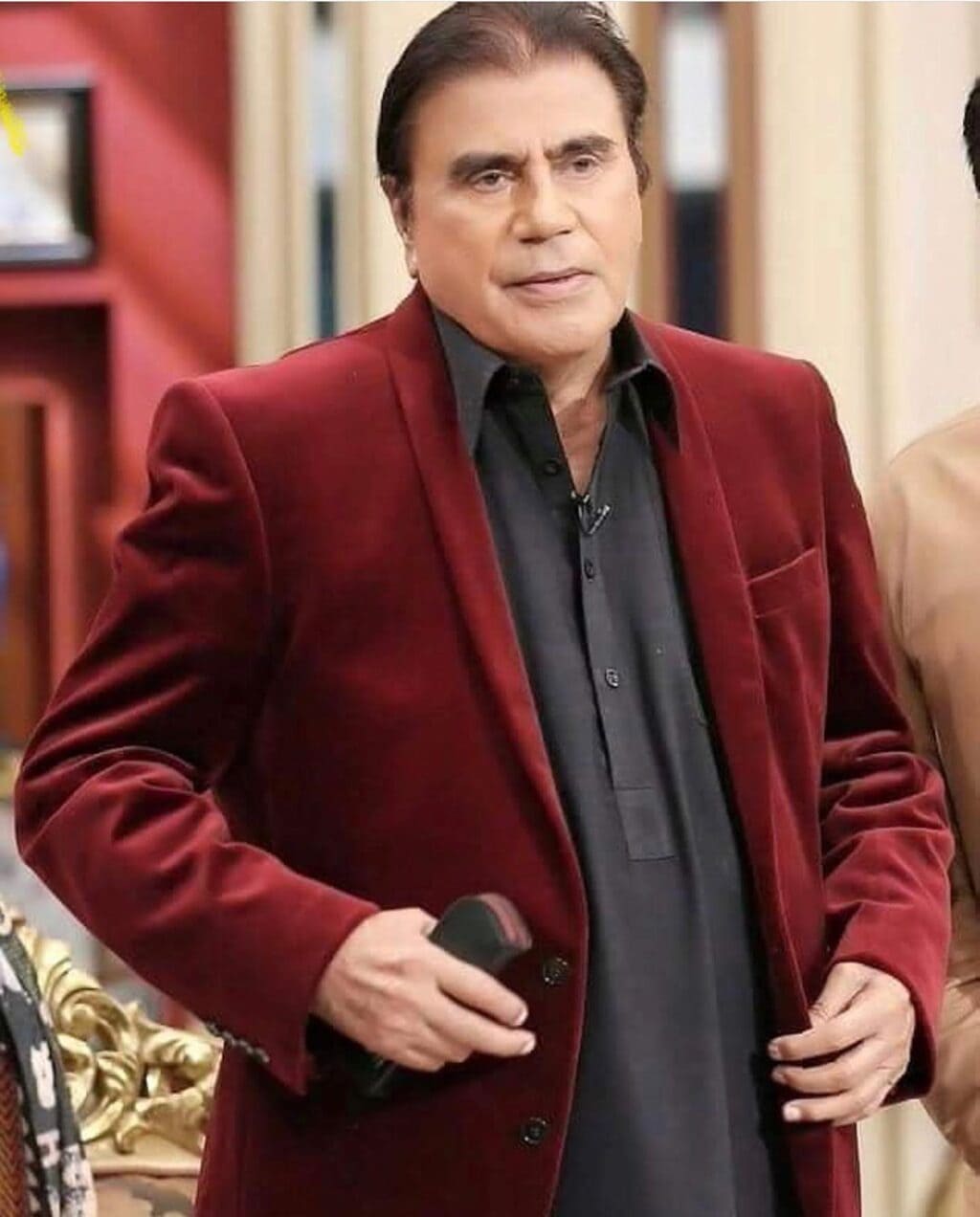 10 پاکستانی مشہور شخصیات جنہوں نے سیاست میں شمولیت اختیار کی۔