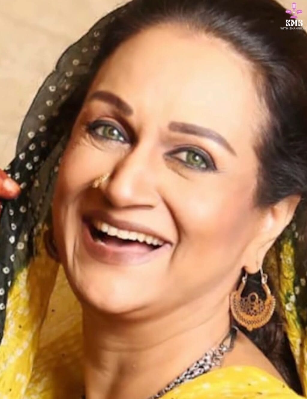 برطانیہ میں مقیم MUA نے بشریٰ انصاری کے میک اپ کے جنون کا انکشاف کیا۔ برطانیہ میں مقیم MUA نے بشریٰ انصاری کے میک اپ کے جنون کا انکشاف کیا۔