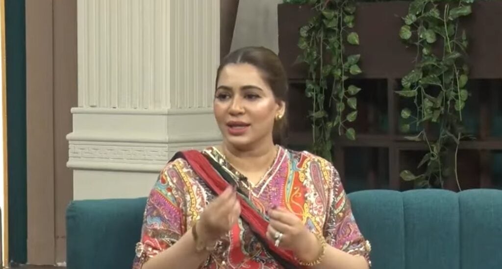 ڈاکٹر عریج ذوالفقار کی شگفتہ اعجاز کے وزن کم کرنے کے طریقے پر تنقید ڈاکٹر عریج ذوالفقار کی شگفتہ اعجاز کے وزن کم کرنے کے طریقے پر تنقید