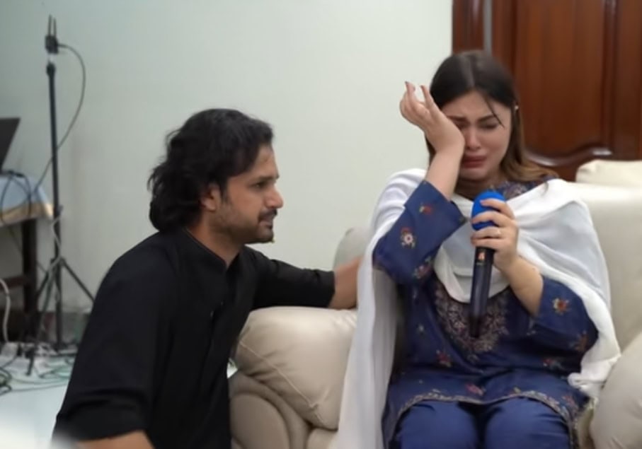 ڈاکٹر وارثہ جاوید خان حالیہ ویڈیو میں بلک بلک کر رو رہی ہیں۔