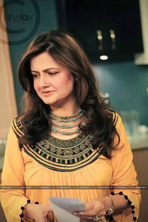 سب سے زیادہ پسند کیے جانے والے پاکستانی شیفس جو انتقال کر گئے۔