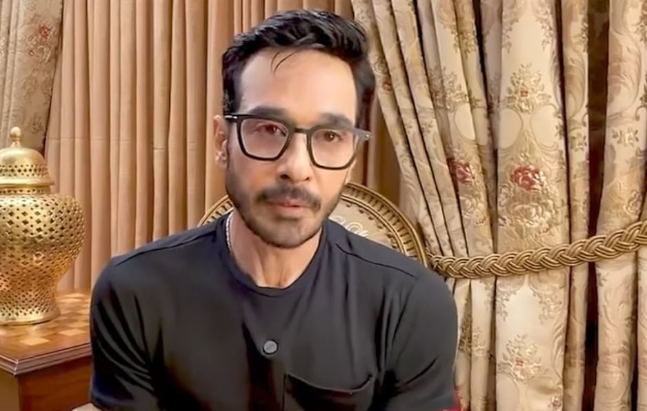 فیصل قریشی کے مداح حالیہ ویڈیو میں انہیں دباؤ میں دیکھ کر پریشان ہو گئے۔