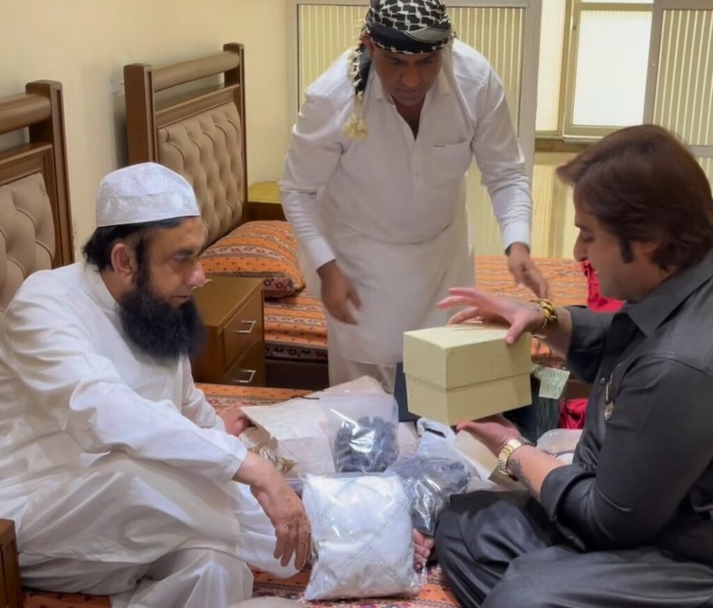 مولانا طارق جمیل اور کاشف ضمیر کی ملاقات کی ویڈیو پر شدید ردعمل