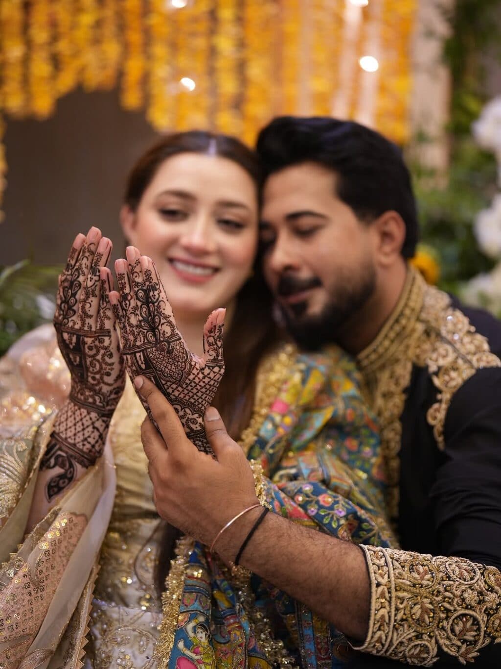 مہندی لگائی تقریب سے مومنہ اقبال ایچ ڈی پکچرز