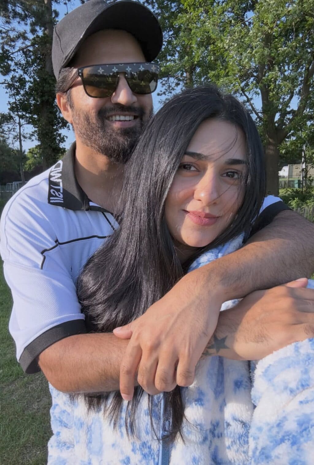 سارہ خان حقوق نسواں کے ایجنڈے اور حقوق نسواں کے حقیقی معنی کے خلاف بولتی ہیں۔