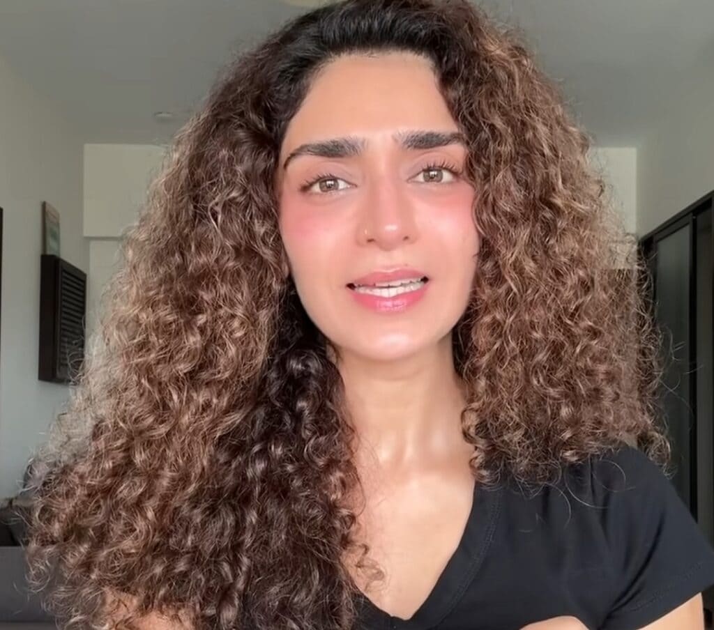 ہاجرہ یامین کا ڈاکٹر بہو کے چاہنے والوں کے لیے خصوصی پیغام ہاجرہ یامین کا ڈاکٹر بہو کے چاہنے والوں کے لیے خصوصی پیغام