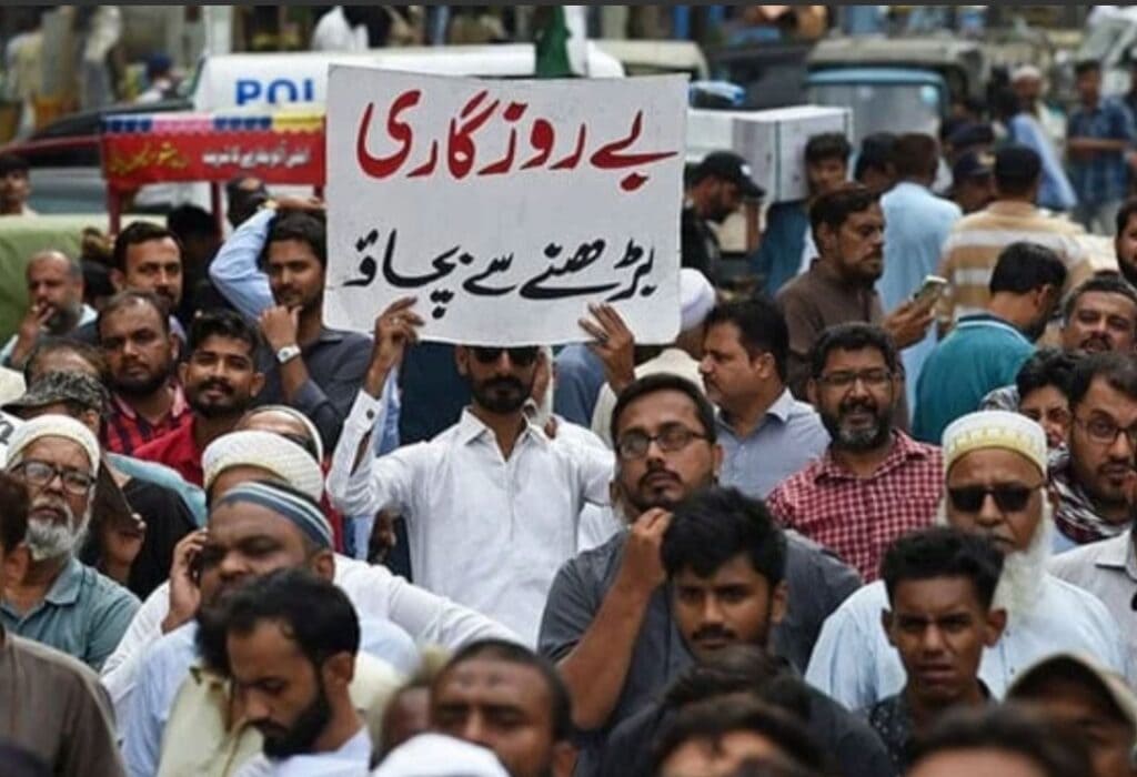 گرین بسیں یا روزگار؟ ثانیہ سعید نے کراچی کے لیے آواز اٹھائی