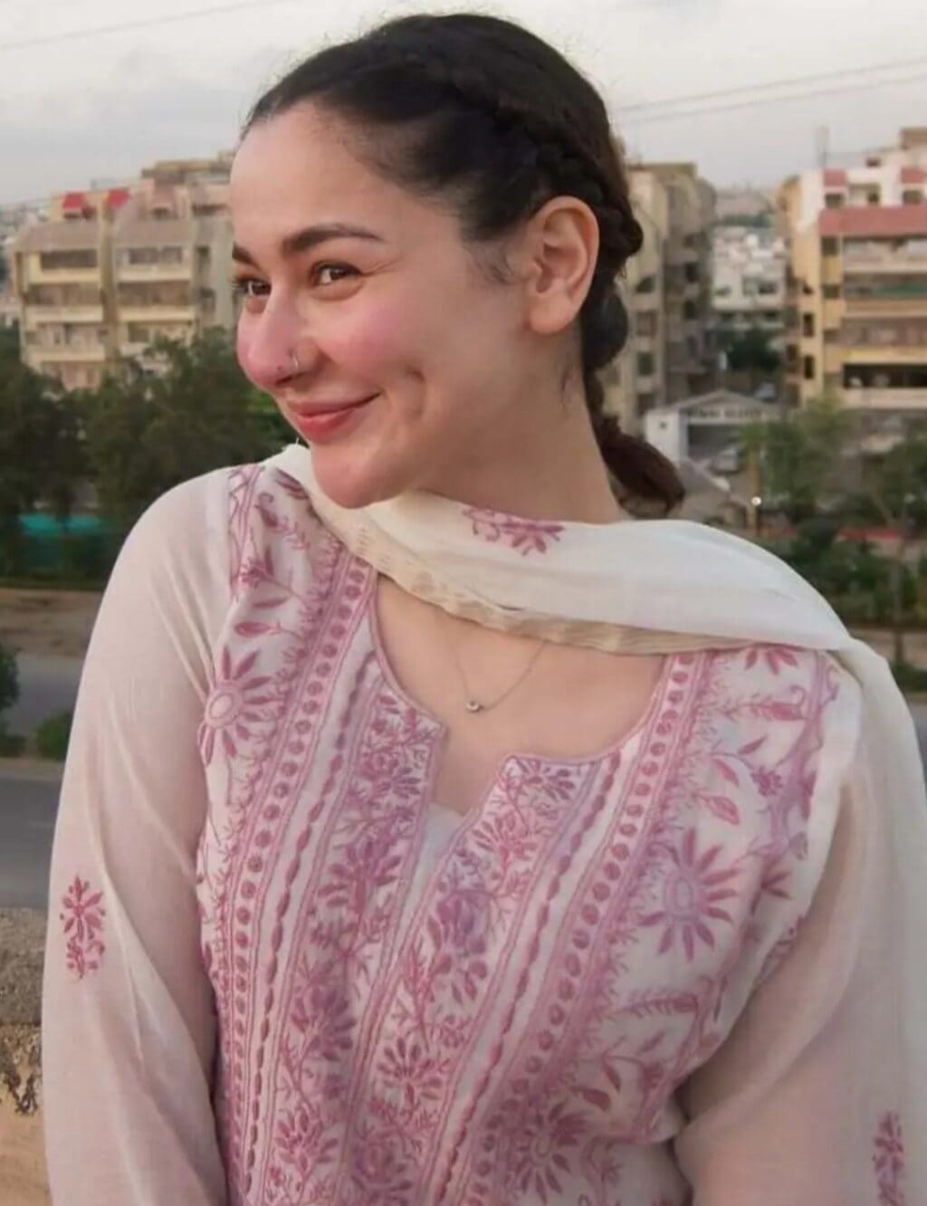 بشریٰ انصاری ان پاکستانی اداکاراؤں پر جن کو باپ نے چھوڑ دیا تھا۔ بشریٰ انصاری ان پاکستانی اداکاراؤں پر جن کو باپ نے چھوڑ دیا تھا۔