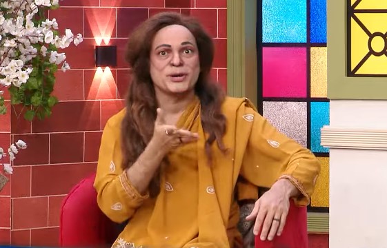 وحید لالہ بشریٰ انصاری کی متنازعہ نقالی پر
