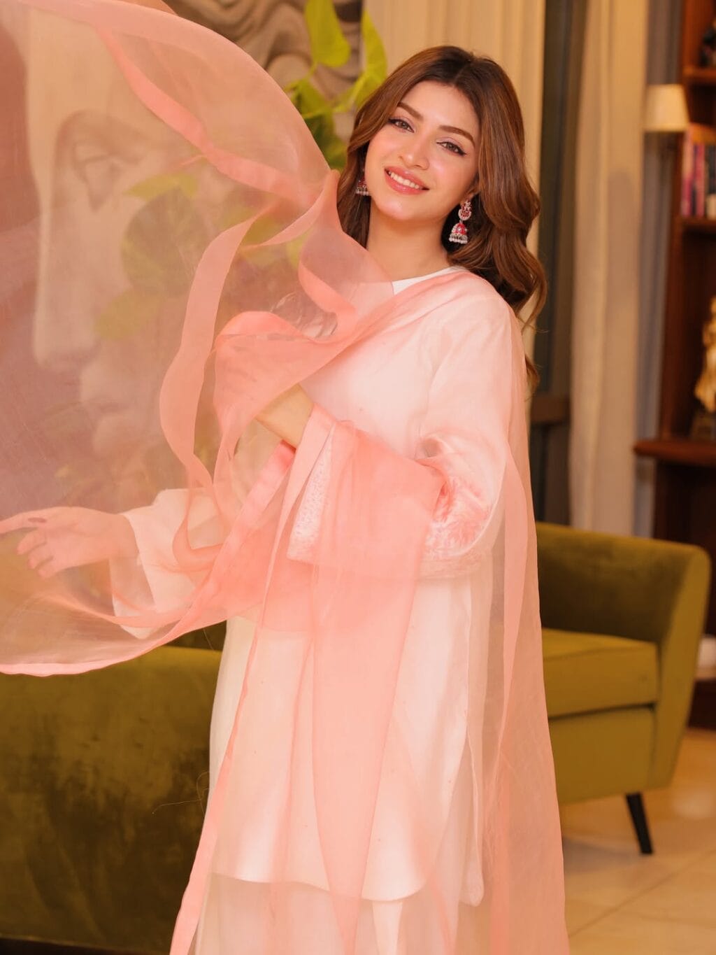 کنزہ ہاشمی کو لگتا ہے کہ وہ کم ہے۔