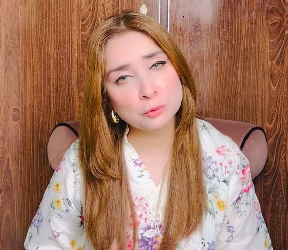 حارث کھوکھر کے طلاق کے نوٹس پر ڈاکٹر نبیحہ علی خان حارث کھوکھر کے طلاق کے نوٹس پر ڈاکٹر نبیحہ علی خان