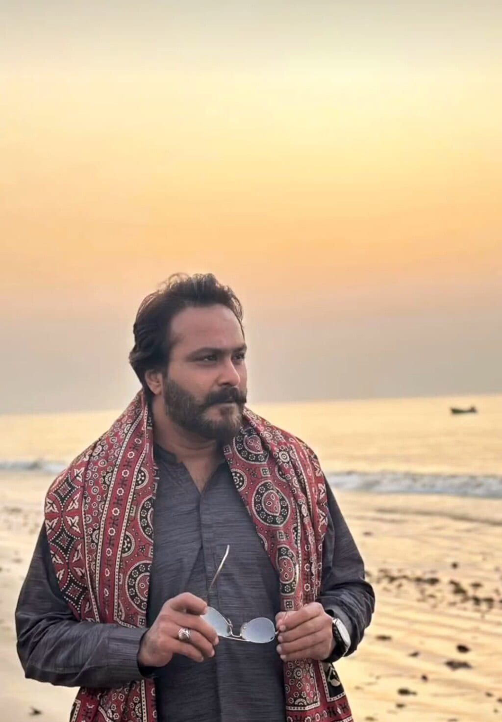 معروف اداکارہ پارس مسرور کی والدہ انتقال کر گئیں۔