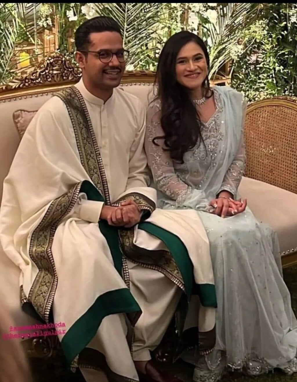 علی گل پیر فیملی کا نومولود کے ساتھ فوٹو شوٹ علی گل پیر فیملی کا نومولود کے ساتھ فوٹو شوٹ