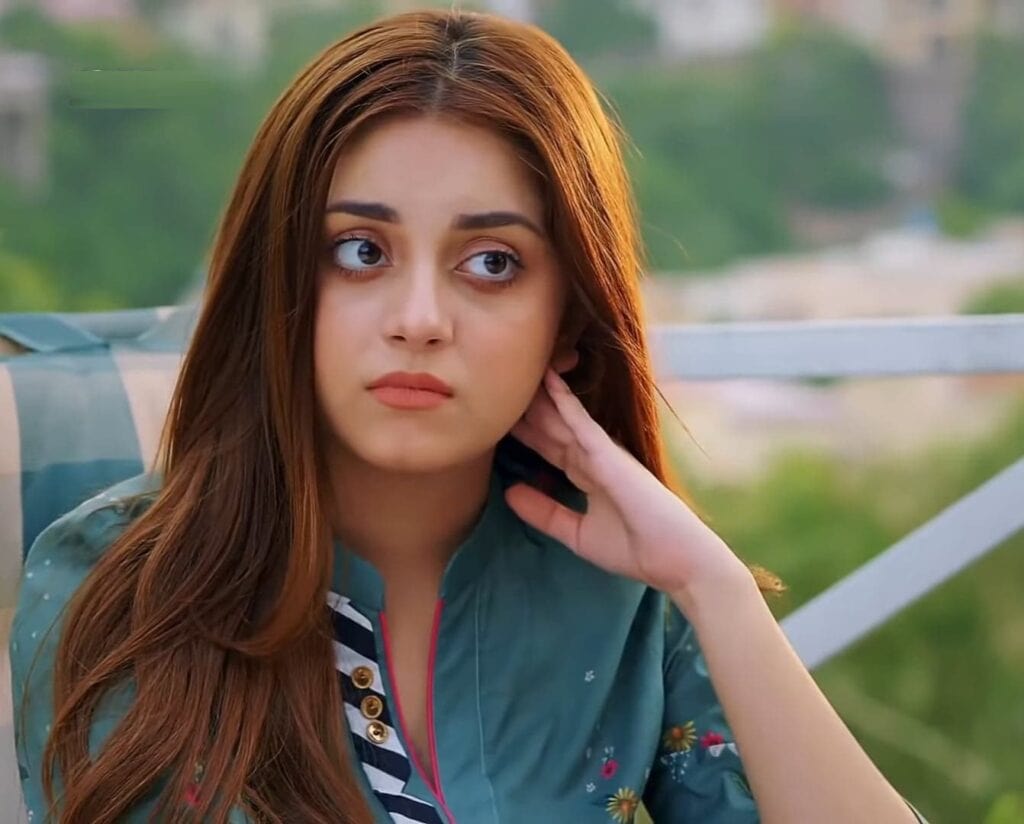 حالیہ ویڈیو میں علیزے شاہ کا روبوٹک فلٹرڈ روپ ٹرول کیا گیا۔ حالیہ ویڈیو میں علیزے شاہ کا روبوٹک فلٹرڈ روپ ٹرول کیا گیا۔