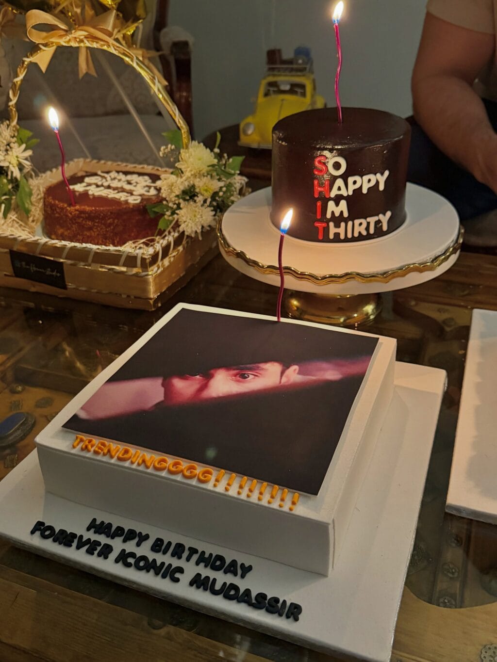 امیر گیلانی نے ماورا حسین کے ساتھ 30 ویں سالگرہ منائی امیر گیلانی نے ماورا حسین کے ساتھ 30 ویں سالگرہ منائی