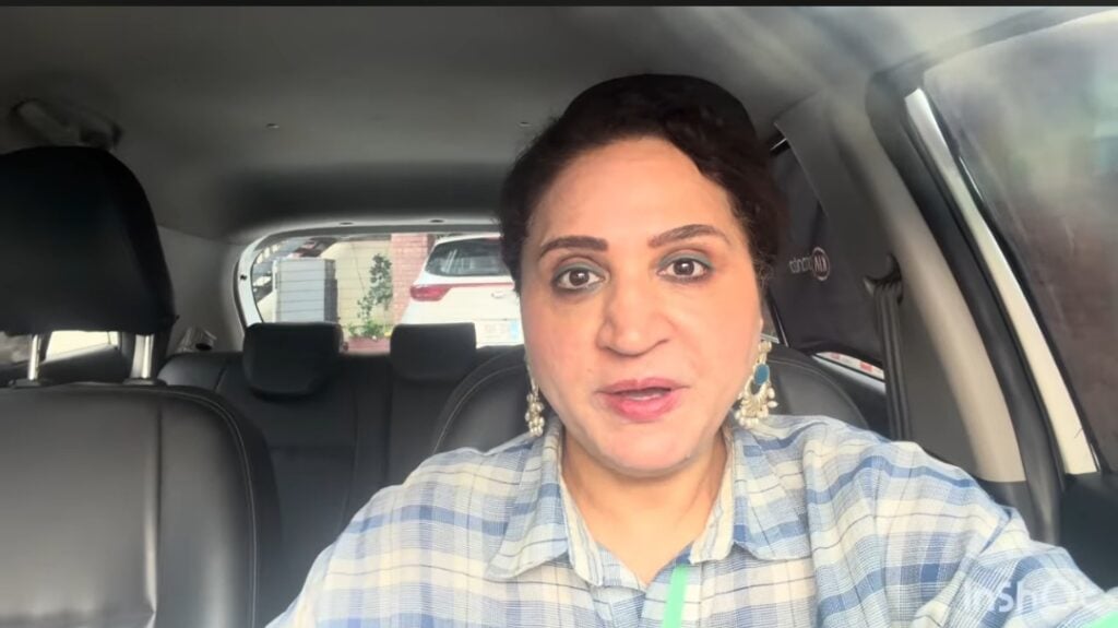 عاصمہ عباس کہتی ہیں کہ 60 سال سے زیادہ عمر کی اکیلی خواتین کو شادی کرنی چاہیے۔ عاصمہ عباس کہتی ہیں کہ 60 سال سے زیادہ عمر کی اکیلی خواتین کو شادی کرنی چاہیے۔