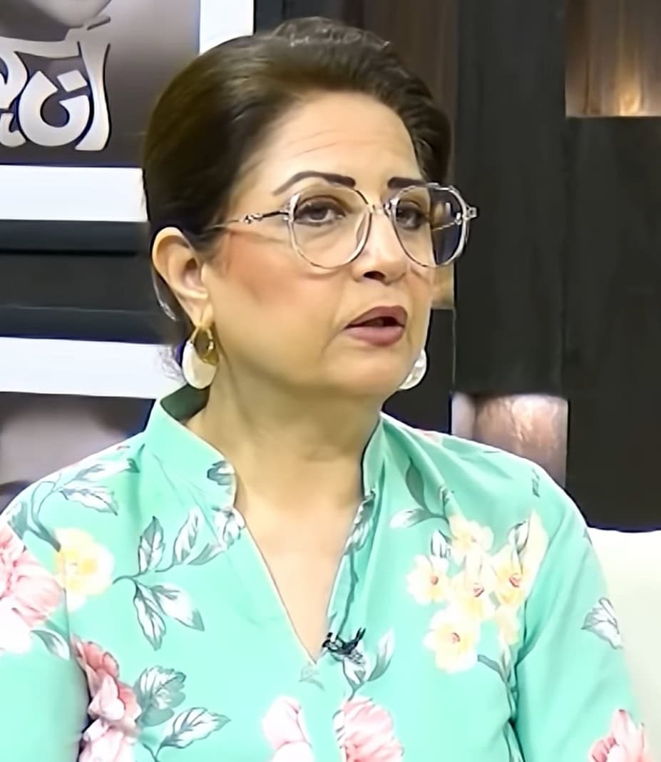 عتیقہ اوڈھو کی زنجیریں کے اسکرپٹ پر شدید تنقید عتیقہ اوڈھو کی زنجیریں کے اسکرپٹ پر شدید تنقید