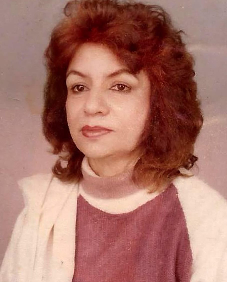 فاران طاہر کی والدہ کو ان کی پہلی برسی پر جذباتی خراج عقیدت فاران طاہر کی والدہ کو ان کی پہلی برسی پر جذباتی خراج عقیدت
