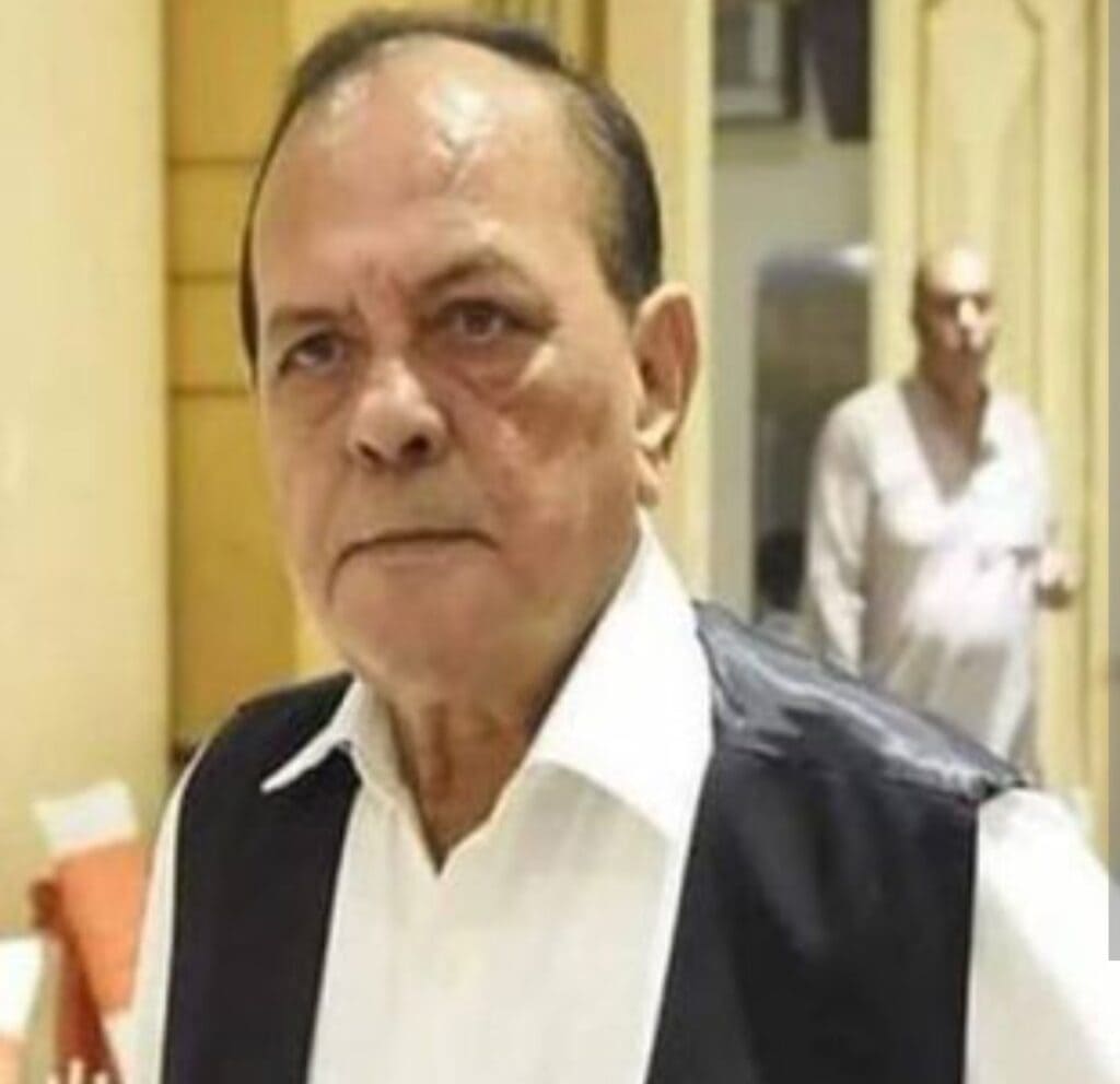 عتیقہ اوڈھو اپنے قریب کسی کو یاد کر کے رو پڑی۔ عتیقہ اوڈھو اپنے قریب کسی کو یاد کر کے رو پڑی۔