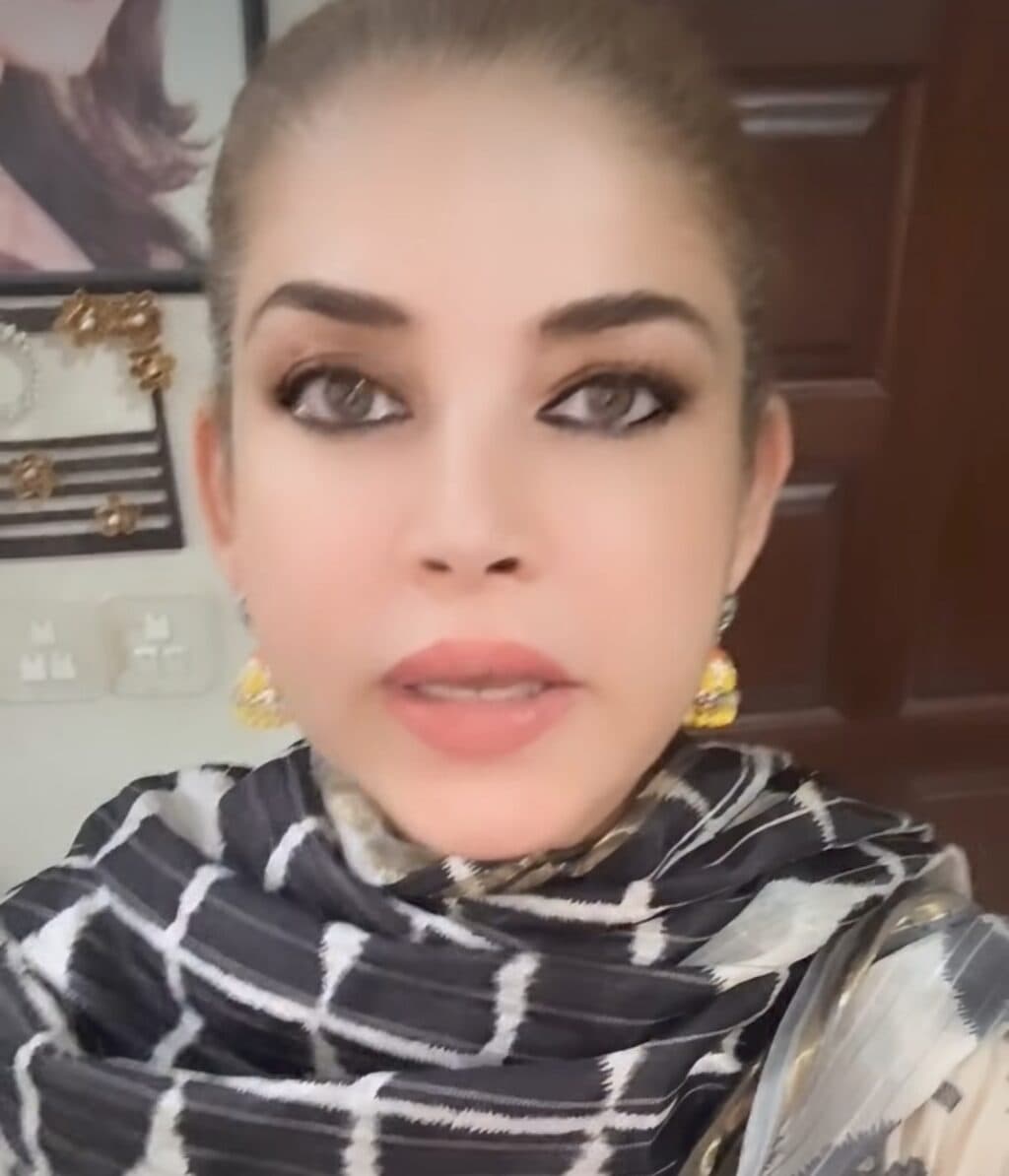 مشی خان نے بھارتی گلوکار ابھیجیت کو پاکستانی فنکاروں سے نفرت کرنے پر سکول بھیج دیا۔