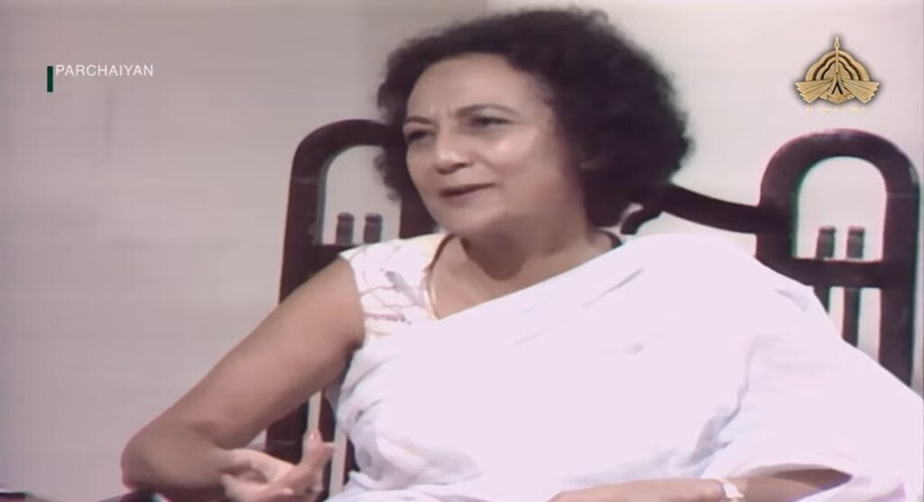70 کی دہائی کا پی ٹی وی ڈرامہ کلپ نیٹیزنز کو حیران کر دیتا ہے۔ 70 کی دہائی کا پی ٹی وی ڈرامہ کلپ نیٹیزنز کو حیران کر دیتا ہے۔