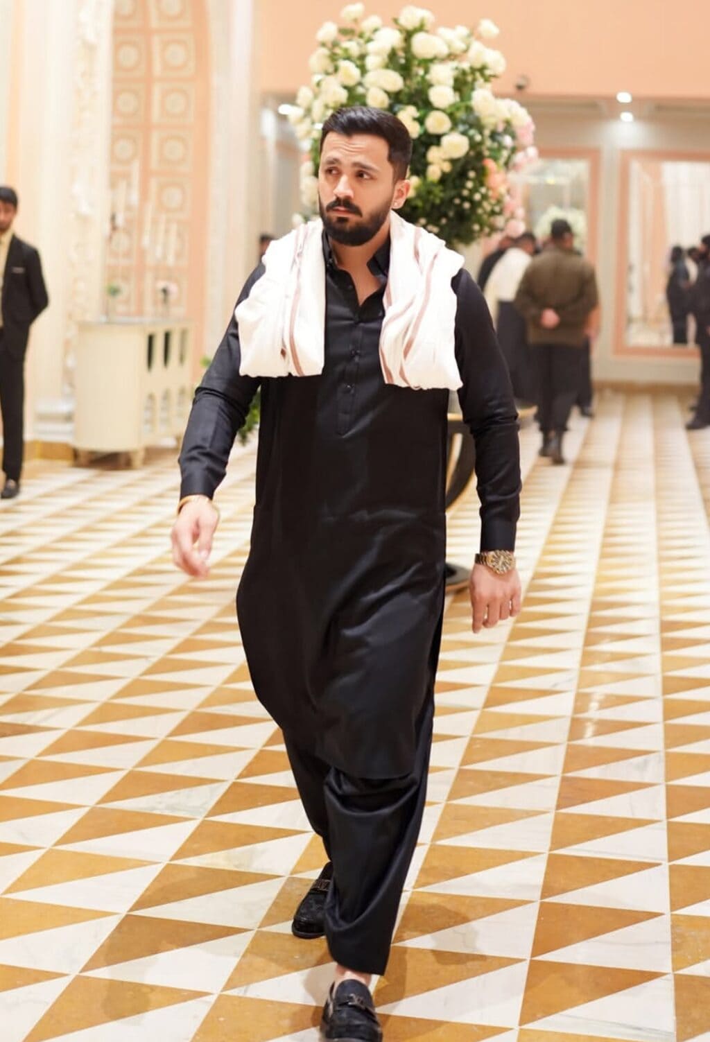 ٹیرو کارڈ ریڈر لالہ رخ نے رجب بٹ کو برا بھلا کہا