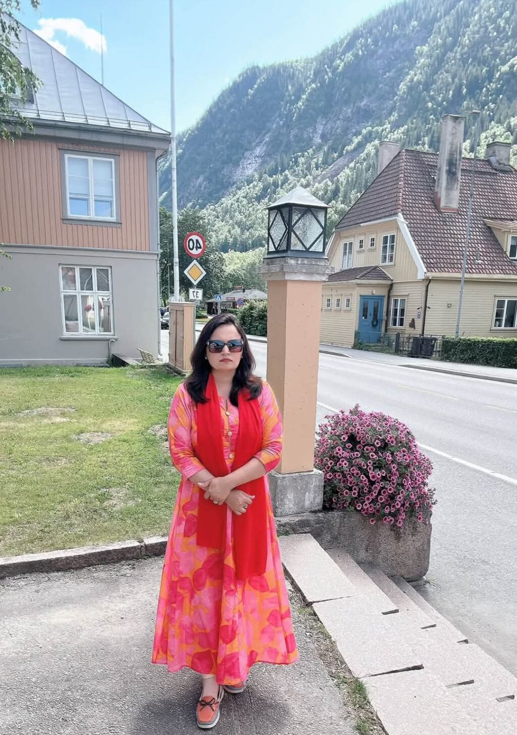 نادیہ خان نے صائمہ اکرم چوہدری پر جوابی وار کیا۔ نادیہ خان نے صائمہ اکرم چوہدری پر جوابی وار کیا۔